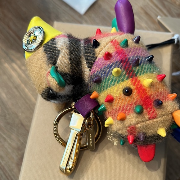 Burberry cashmere colorful lamb charm NWT - Picture 2 of 2